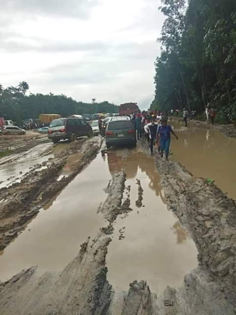JudeFeranmi's tweet photo. #StateOfRoads
If you have pictures of roads that you will like to call the government’s attention too, drop them under this thread.
p.s include location in your caption
Let’s see how far this goes.
Sapele-Amukpe-Eku 👇🏾 https://t.co/YBNFcrnVUG