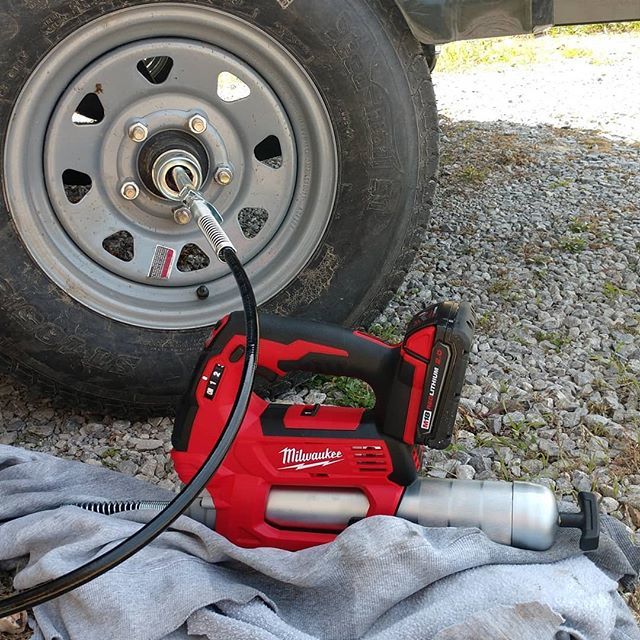 WorkshopAddict's tweet photo. This is my second favorite Milwaukee Tool! #best #grease #m18 #milwaukeetools #milwaukeefuel https://t.co/ApmEW88P2M https://t.co/aEilDRKwAL