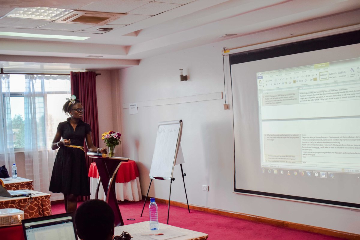 youthagenda254's tweet photo. @NyarAgara Stella Agara presenting on whats in for the youth in the state department of Public Service.
Are youths really considered in running this country?
#MakingtheYouthFactorCount
#ResponsiveBudgeting
@WorldVisionKE
@DianaSifuna https://t.co/QmAn764gfZ