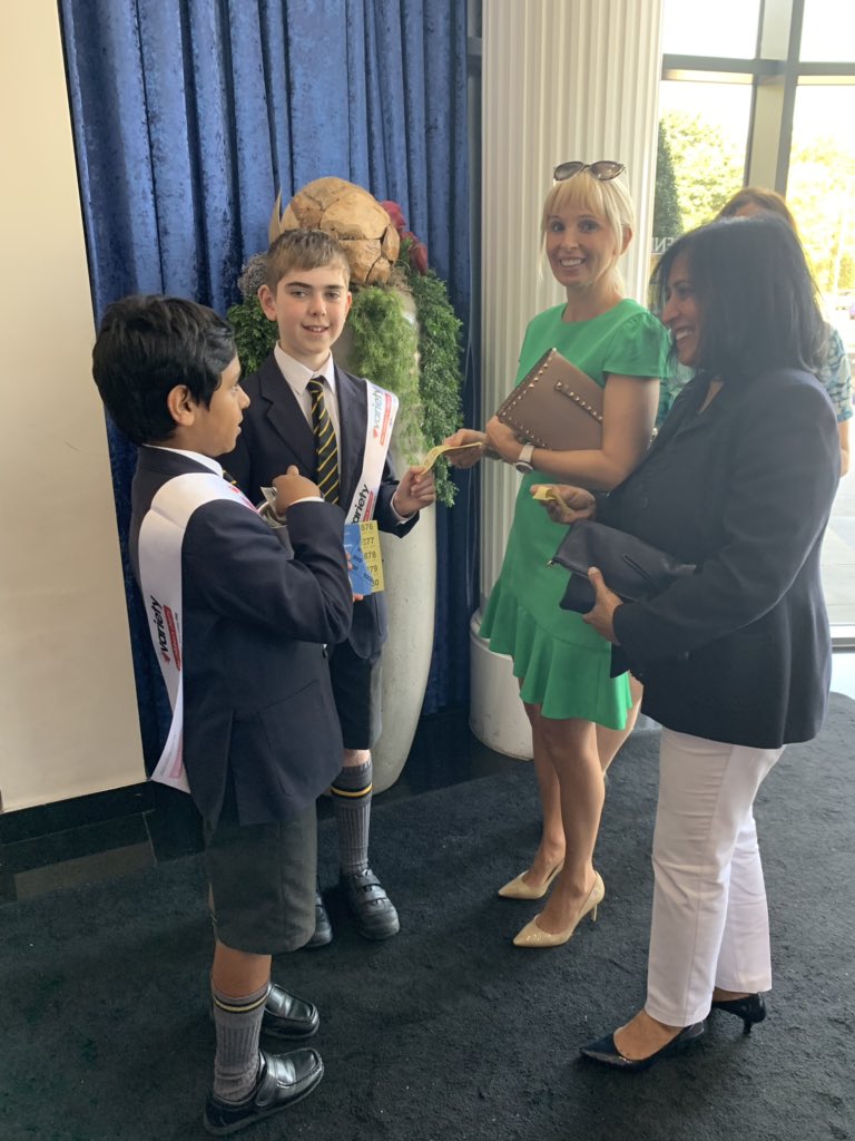 Louise Gray tweet media