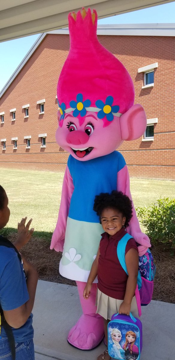 OakleyPta's tweet photo. Princess Poppy
* permission granted by her Mom to post https://t.co/4GxymFwlLG