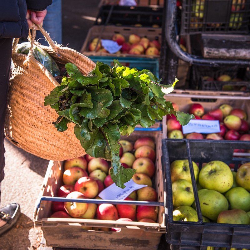 Join us tomorrow to enjoy more of this glorious golden Indian summer sunshine. The market will be overflowing with abundant local, seasonal produce. We've got fruit, vegetables, bread, cakes, freshly made hummus, cheese, local meats, fresh fish and flowers plus much more.☀️🥐🍎