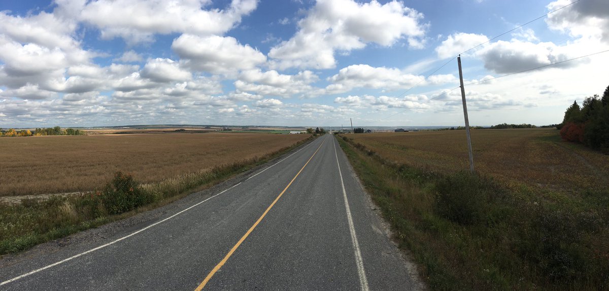 JL_Thib's tweet photo. Can’t ask for a better view.  This is farm country #temiskaming #harvest2019 https://t.co/1uFEgXuHga
