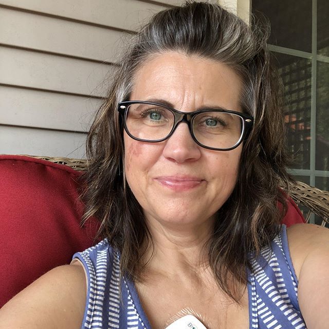aprilbennettbks's tweet photo. What do you do when your do-little day doesn’t turn out as you expected? You put on your game face (which on me looks a bit like resignation) and sit on the back deck for a minute to regroup. Funny thing—just before I took this, a hummingbird flew up rig… https://t.co/5ScCPqd1xX https://t.co/AAjhWtiSn0