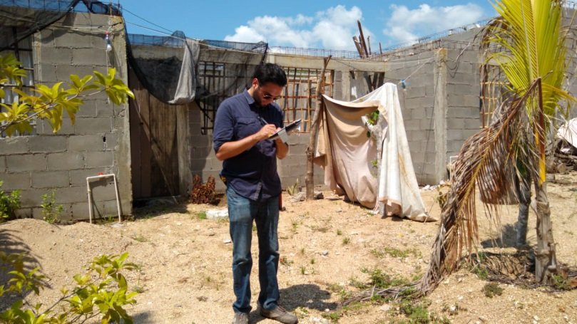 CNPC_MX's tweet photo. Especialistas del #CENAPRED realizan recorrido por el Fraccionamiento San Agustín en la Ciudad de Acapulco, #Guerrero, para evaluar daños presentes en la localidad y verificar la seguridad estructural de las edificaciones. https://t.co/9LBJr5rBq5