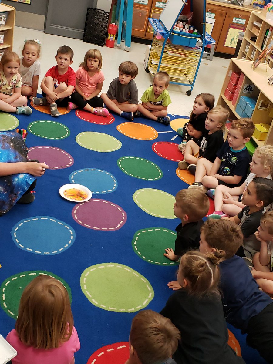Ashley_Nicole_1's tweet photo. Our Fabulous Fours loved our Science experiment for today! We made predictions on what would happen after warm water is poured on Skittles and we recorded our findings. @region_one @LaudCoSS @AL_DECE #prek4al #firstclassprek https://t.co/r1cTroC6Tt