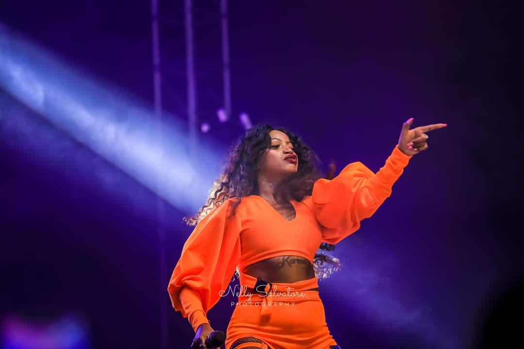 Am_mara256's tweet photo. Oh Baby you give me sweet sensation🌹 
#SweetSensation🎵🎵🎵
@Ksheebah1 https://t.co/AUyZI1QVe3