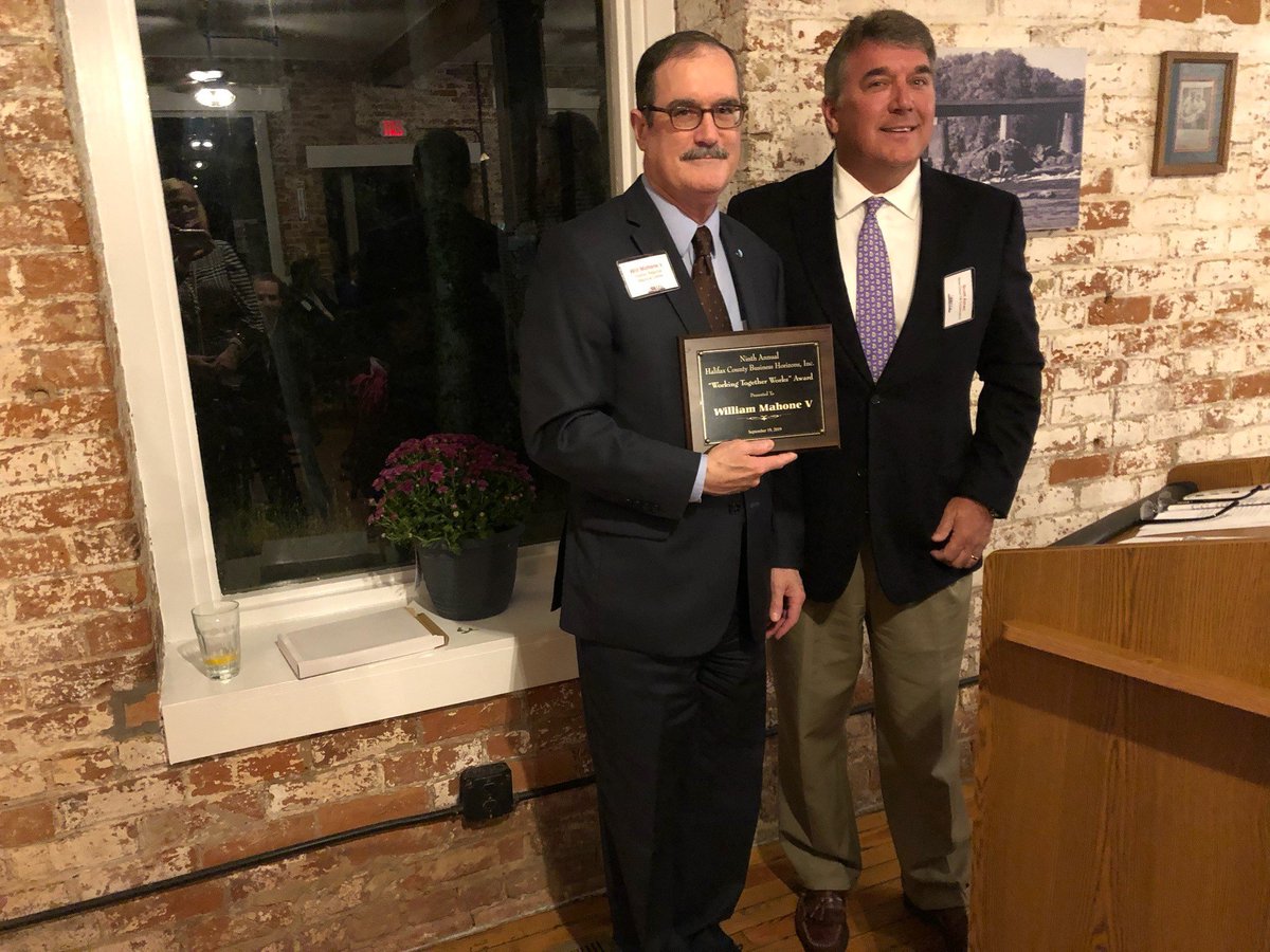 HCEDC's tweet photo. Will Mahone V, President of Halifax Regional Medical Center received Halifax County Business Horizon's "Working Together Works" award at last night's annual meeting. We are grateful to Will for his outstanding #leadership and commitment to our community. #workingtogetherworks https://t.co/S3AnGwIp08