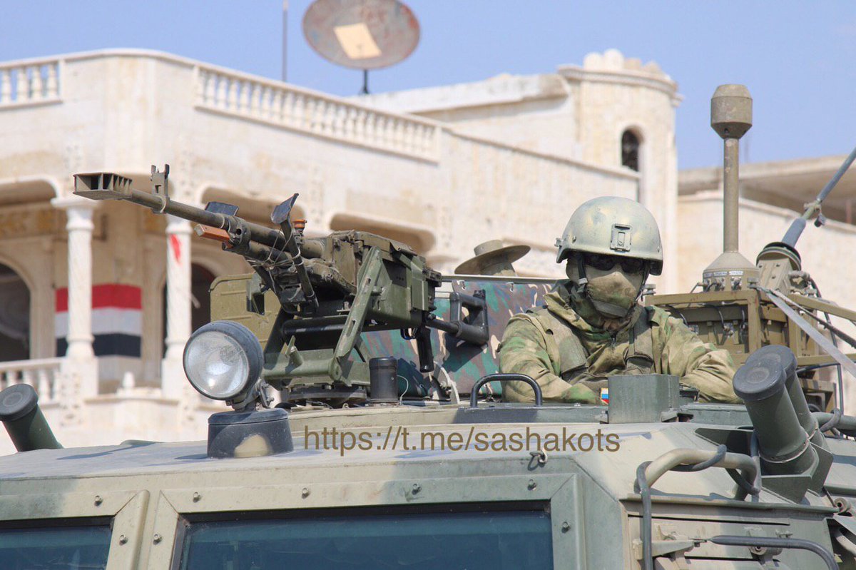 More photos of Russian spetsnaz and military police in Palmyra. 13/ https://t.me/sashakots/10612 