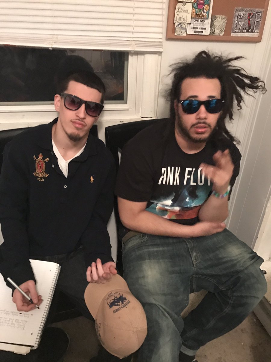 BillyBizzo's tweet photo. Me: I think they wanna pic 🧐

fvvckyvvu76: give em what they want 🖖🏼 
•
•
•
#boston #california #texas #rhodeisland #newyork #itstime #artists #music #polo #ralphlauren #dreads #studio #dearlydeparted #lostrelatives https://t.co/jqFtnMJqp2