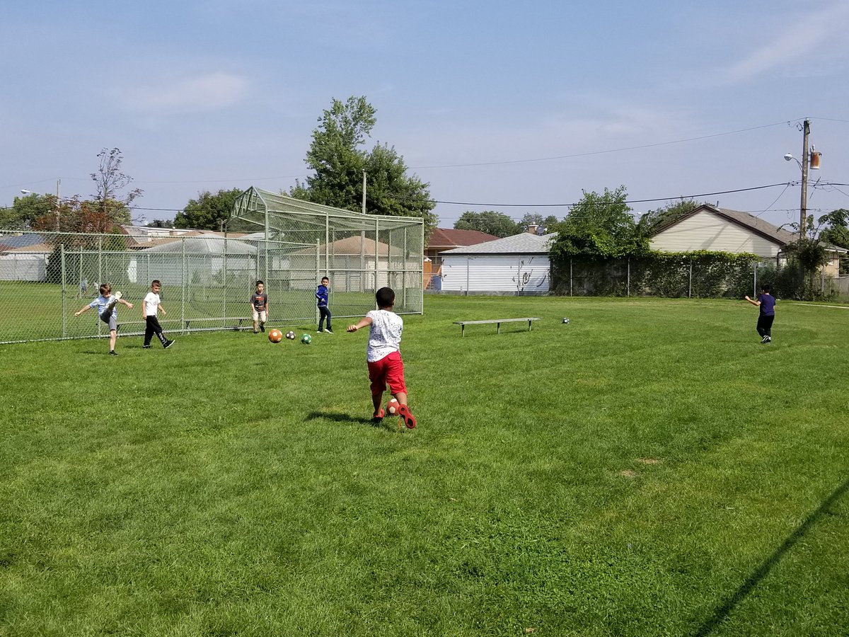 MissVitale's tweet photo. Celebrating reaching our second class goal for following Pietrini's 3Rs with extra recess!! #3rdgrade #d84ontrack @D84Pietrini https://t.co/5oQFndCJjp