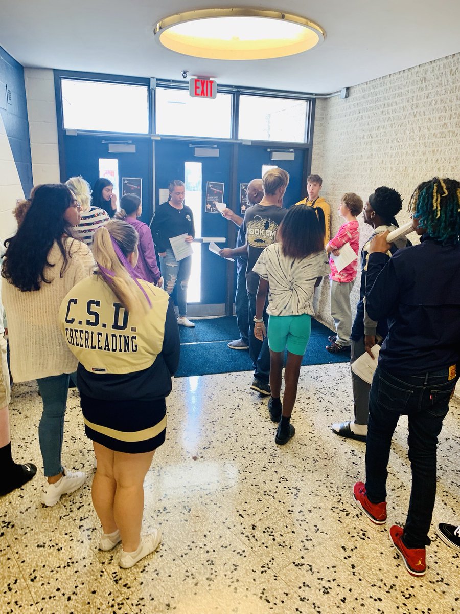 STOVER_STANDARD's tweet photo. I thoroughly enjoyed the   #SocraticWalk &amp; Talk with some of our World History students! https://t.co/5r5bl9fjCX