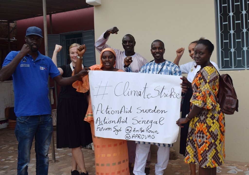 ActionaidSN's tweet photo. @ActionaidSN, @ActionAidSweden with partners @AmBeKoun @aprovag  Am Be Koun, Aprovag commit to climate justice…….
#ClimateStrike
#ClimateJusticeNow
@Activistasen
@ActionAid 
@activista https://t.co/BQQuAwT5Ew