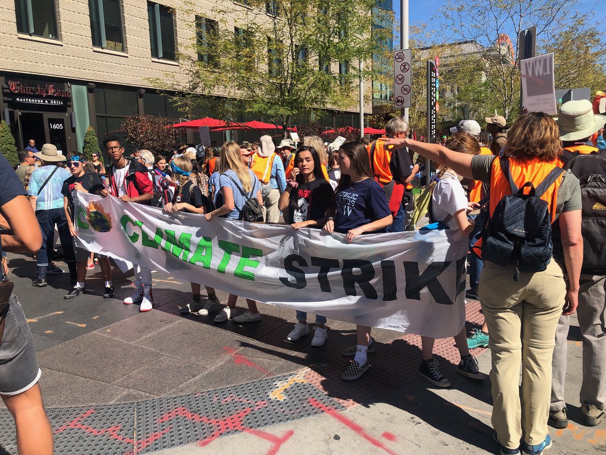 ProfLHunter's tweet photo. Thousands rally on the Capitol steps #ClimateStrike #ClimateStrikeDenver https://t.co/yBEF3KeirN