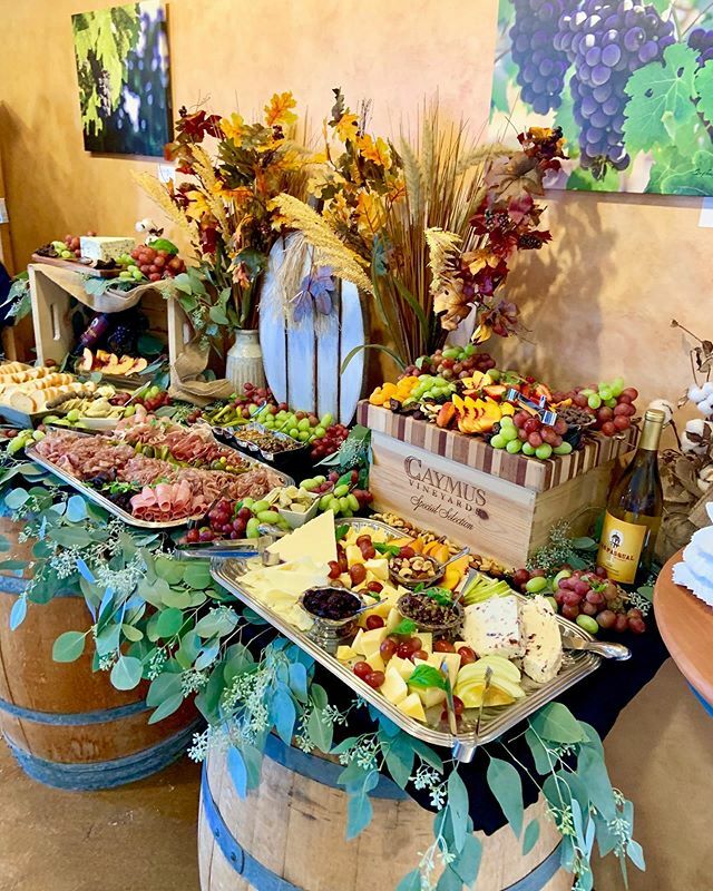 Beautiful spread last night at San Pasqual Winery @sanpasqualwinery #OffTheVineDining #OVD #cheeseandcharcuterie #charcuterieandcheese #charcuterieandcheeselove #foodandwine #wineandfood #fruitplatter #grazingtable #falldecor #sandiegocatering #eatfresh … ift.tt/2AziBM7
