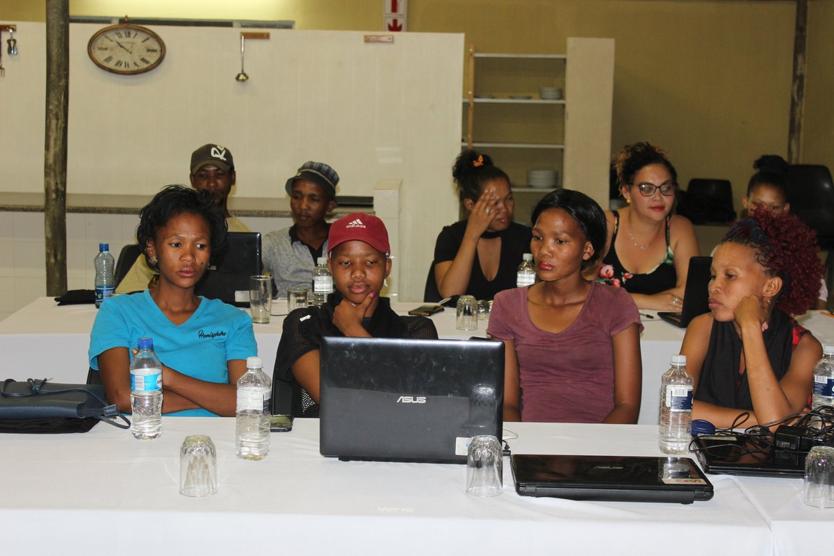 CrestonCam's tweet photo. Doing the BMC - Business Model Canvas with participants at #TourismHack 

@NCDevEco @NorthernCapeSA @econdevfinNC @GKSS_SPU @Geekulcha https://t.co/46c8U5au6s