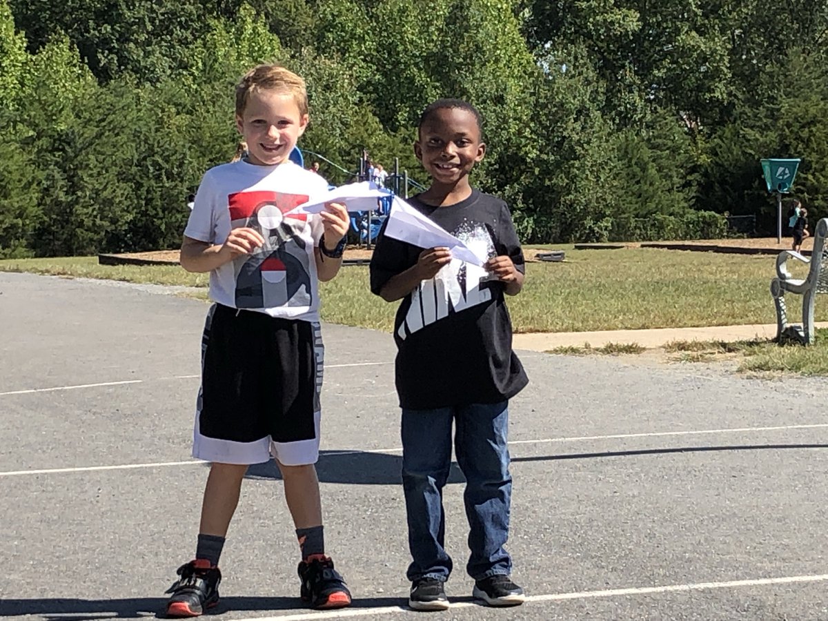 WindingCreekES's tweet photo. 1st grade is learning about the design process by making and testing paper airplanes.  #wcesh_h #windingcreekes #c5w https://t.co/Dj5AlkhMU5