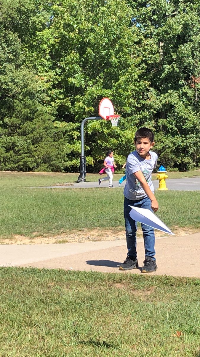 WindingCreekES's tweet photo. 1st grade is learning about the design process by making and testing paper airplanes.  #wcesh_h #windingcreekes #c5w https://t.co/Dj5AlkhMU5