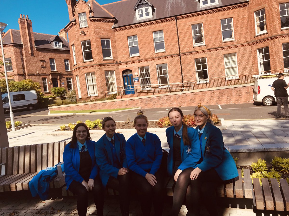 Thank you for welcoming us to Magee on such a pretty autumn day #newsemester #goodneighbours @UlsterUni @stmarysderry