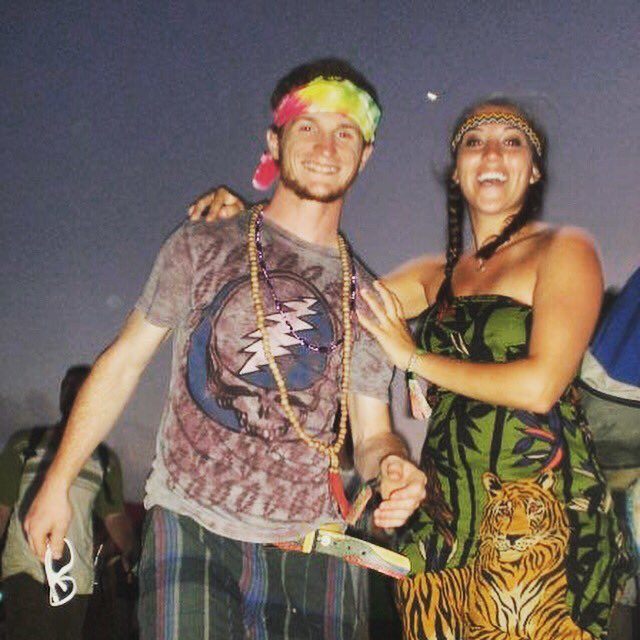 JammminJessie's tweet photo. #FlashbackFryday: @bonnaroo ’09 having the epiphany that bugs flock to the light, and that’s where we’ll always find each-other <3 love you @redpanda218 thx for sending this and reminding me. #MarsVolta and a big ‘ol moon #BugLife 🦟🐛🐜 https://t.co/6FNjD5z9un