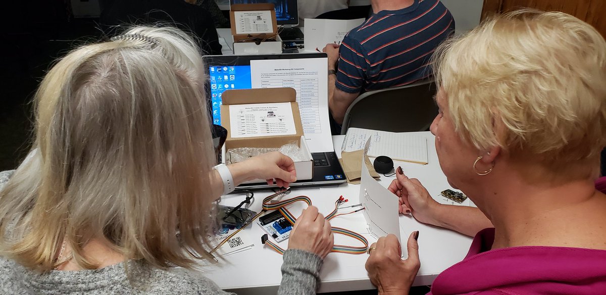 myildiz's tweet image. #makerbit visiting NYIT, Teacher Center Director meeting.