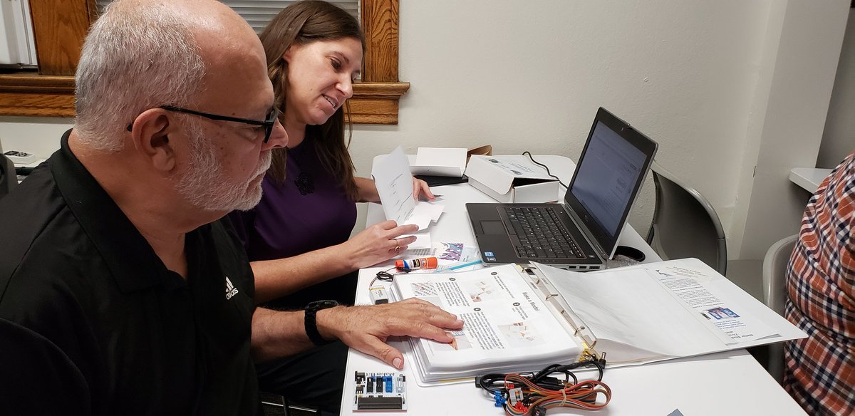 myildiz's tweet image. #makerbit visiting NYIT, Teacher Center Director meeting.