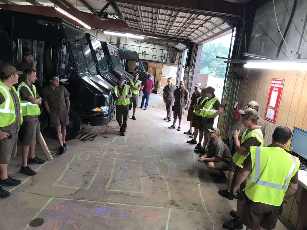 CentralUpsok's tweet photo. Stillwater Service Providers reviewing intersection rules! #YELLatIntersections #WalkTheLine https://t.co/OggMBQMs14