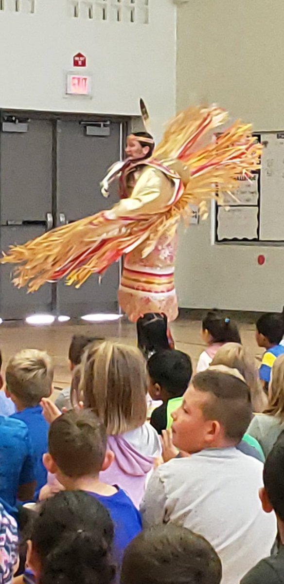 kameier12's tweet image. Thank you @tribvisdance and @micheluttia for the wonderful assembly. The dancing was mesmerizing and the messages and knowledge so integral for the students. #knowledgeisthekey #rewritinghistory #asteptowardhealing #stompingoutstereotypes @JSTwrdsb