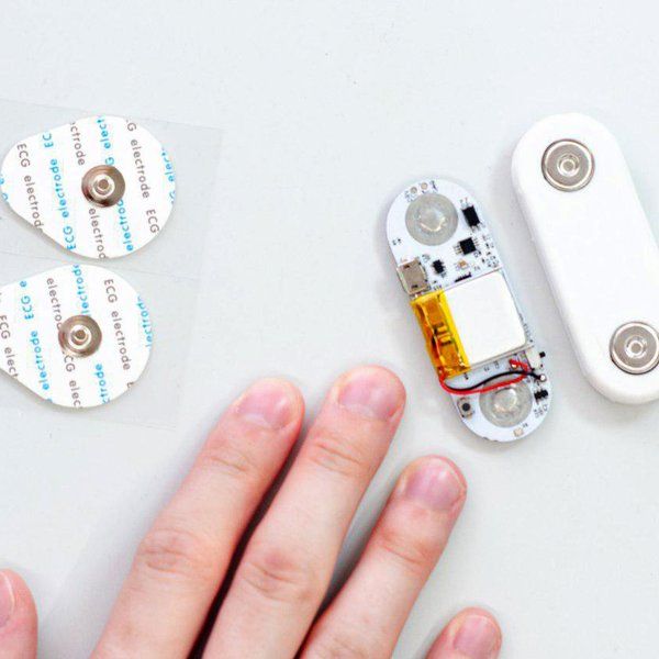 CareablesOrg's tweet image. This tiny device, uECG - a very small wearable #ECG by #ultimaterobotics, Ukraine, is cheap, doesn&apos;t use a specialized heart rate AFE and can blink LEDs with your pulse :) hackaday.io/project/164486… @hackaday @hackadayio @DDMPEU #careables