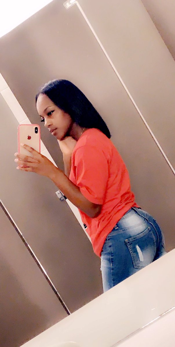 liyahKiks's tweet photo. So damn natural I wonder what you look like with Makeup ☺️😍 https://t.co/XOBHsJ3YO0