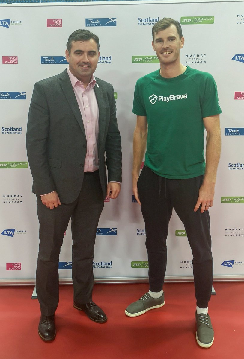 Constructive meetings with <a href="/the_LTA/">LTA</a> &amp; <a href="/tennisscotland/">Tennis Scotland</a> at the <a href="/ATPChallenger/">ATP Challenger Tour</a> #MurrayTrophy on future funding for game in 🏴󠁧󠁢󠁳󠁣󠁴󠁿.

Was honoured to update <a href="/jamie_murray/">Jamie Murray</a> on the work of the <a href="/APPGScotSport/">APPG Scottish Sport</a> on #murraylegacy
&amp;.then watch Jamie &amp; partner win thru to semi's tomorrow! Good Luck
