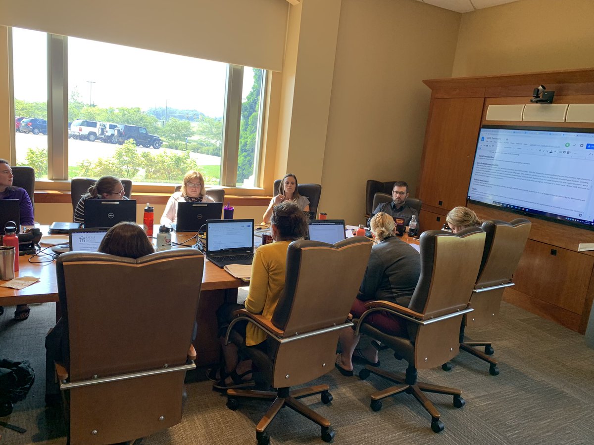 TaraEstep's tweet photo. Amazing team of teachers reflecting  on current practices &amp; ready to take on new learning! #CFstaffisincredible #reflectandrefine #allkids #tigerpride https://t.co/vCF8SEWEXK
