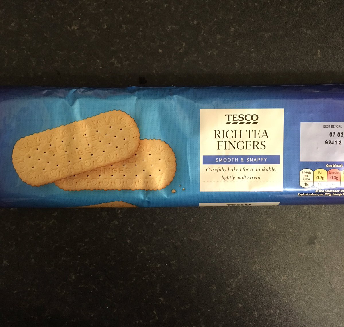 josefleont's tweet photo. Could there possibly be a more bland biscuit #biscuit #biscuitissues @Tesco https://t.co/ybho0qojIu