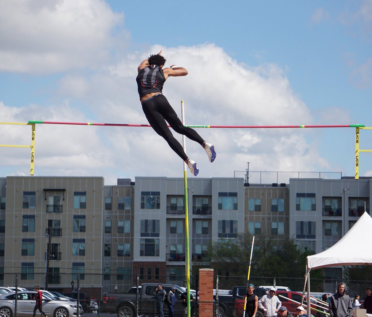 unionxctrack's tweet image. The track team is looking for students interested in pole vaulting. See Coach Fuller.  @UnionHSFreshmen @UnionHSTulsa @Union_Athletics