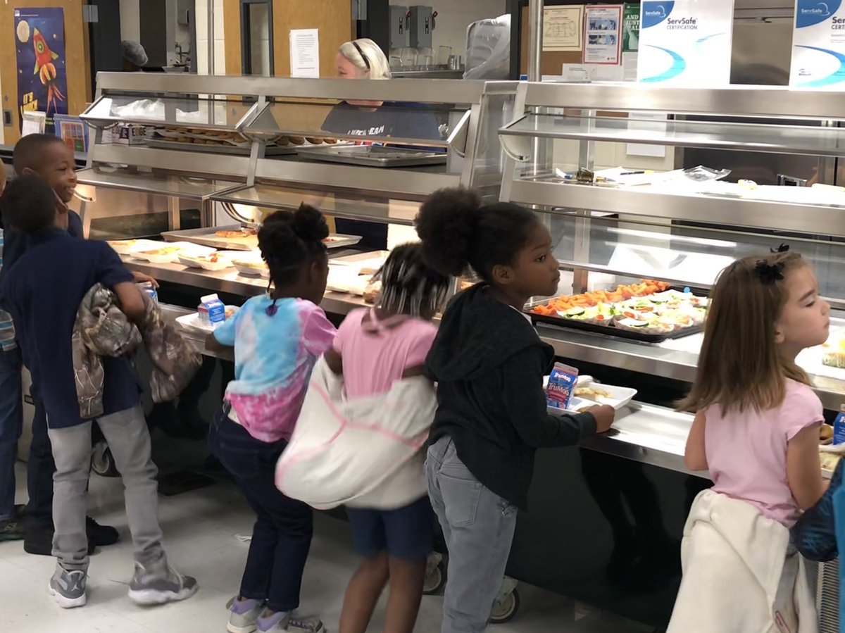 A great day for pizza 🍕<a href="/RPES_Cougars/">RPES</a>! #ncssbethebest