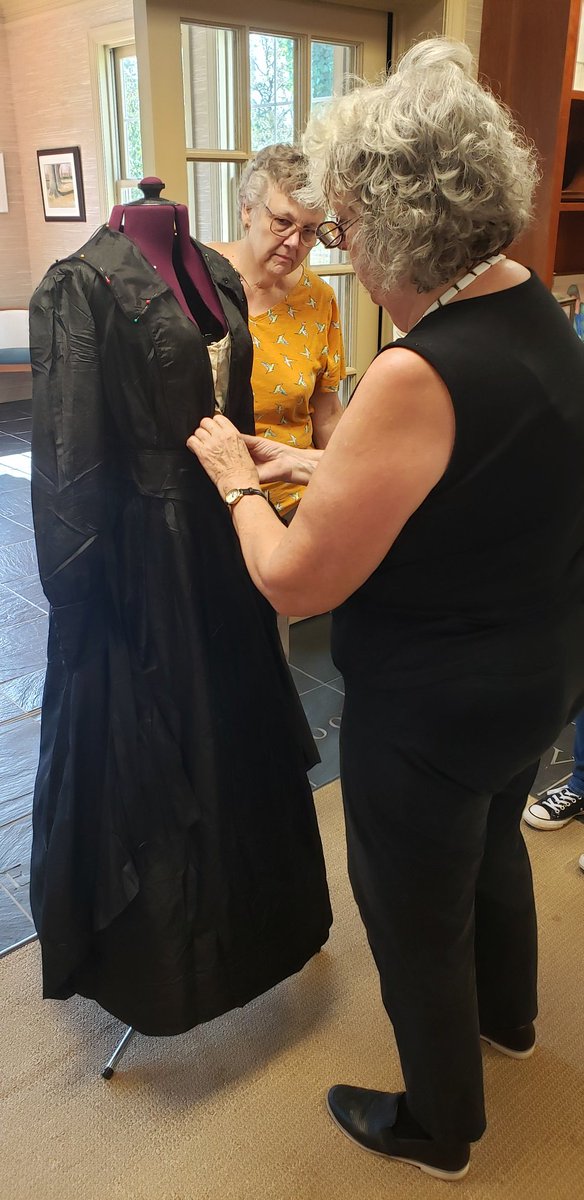 LburgMuse's tweet photo. Staff members are attending a workshop at @Gravegarden with The Costume and Textile Specialists! We're brushing up on our mannequin styling, cleaning, and stabilizing techniques. #lynchburgva #lyh #exhbits #conservation #historicclothing https://t.co/BNCa7AjCP1