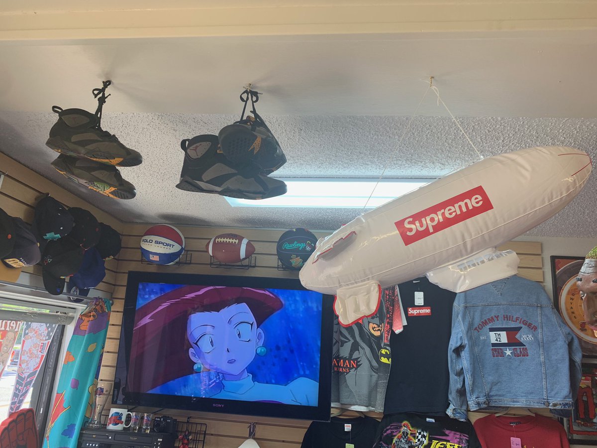 jstnbelue_'s tweet photo. i know i’m late at doing this up here bc i never tweet but i am 23 y/o with a 90’s based vintage clothing store located in chesapeake on 1143a bainbridge blvd. i mostly do vintage but i also have streetwear &amp; shoes. retweet this for me, my next customer could be on your TL! https://t.co/Vv2ZZIC4ww