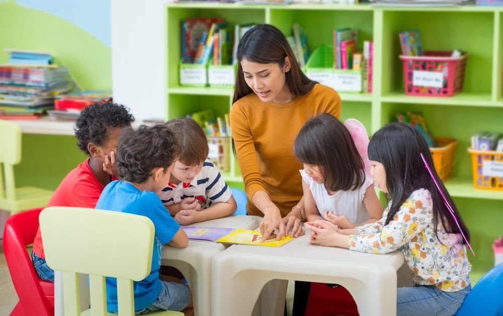 gecdsbpro's tweet photo. There are many ways to support your child’s learning. Communicate and collaborate with your child’s educator(s) to build a solid foundation for your child’s education. Consider becoming involved in your child’s school. https://t.co/nfBNGuBZJp https://t.co/gtWBPUosrD