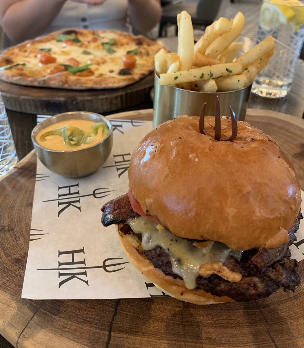 lcdallastex's tweet photo. @GordonRamsay THIS was the BEST Burger I ever had! What do you think? #LV #HKrocks https://t.co/S4SIdZZacg