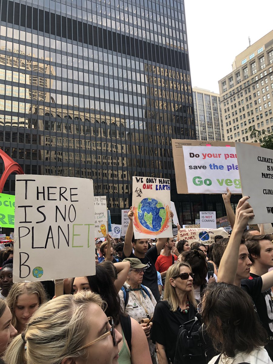 JasBabers's tweet photo. Do yโall know the demands for #ClimateStrike??
๐ Protection and restoration biodiversity
๐ Environmental Justice
๐ A Green New Deal
๐ Respect of indigenous land and sovereignty
๐Implementation of sustainable agriculture
Photos taken at:
#ClimateStrikeChicago https://t.co/nVQVdin2Cs