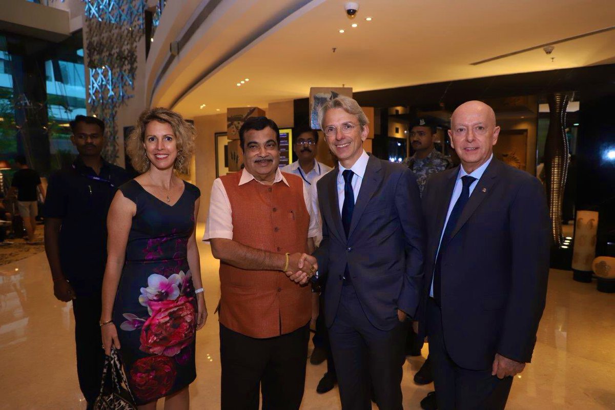 payalskanwar's tweet photo. An absolutely memorable 42nd AGM with 250 participants and members Thank you @nitin_gadkari @FranceinIndia for your presence and support to @IFCCI1 and big congrats to @sumeetanand22 for his election #Mumbai https://t.co/CEmnSzSIHz