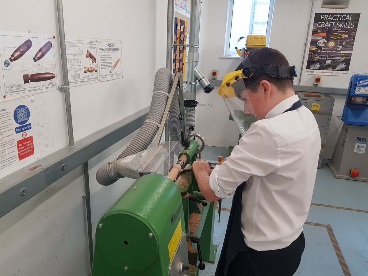 StColumbasTech's tweet image. First time on the lathe since craft club in S1 🙌 great job Nathan! @_stcolumba #PWW #turning #lathework #machiningandfinishing