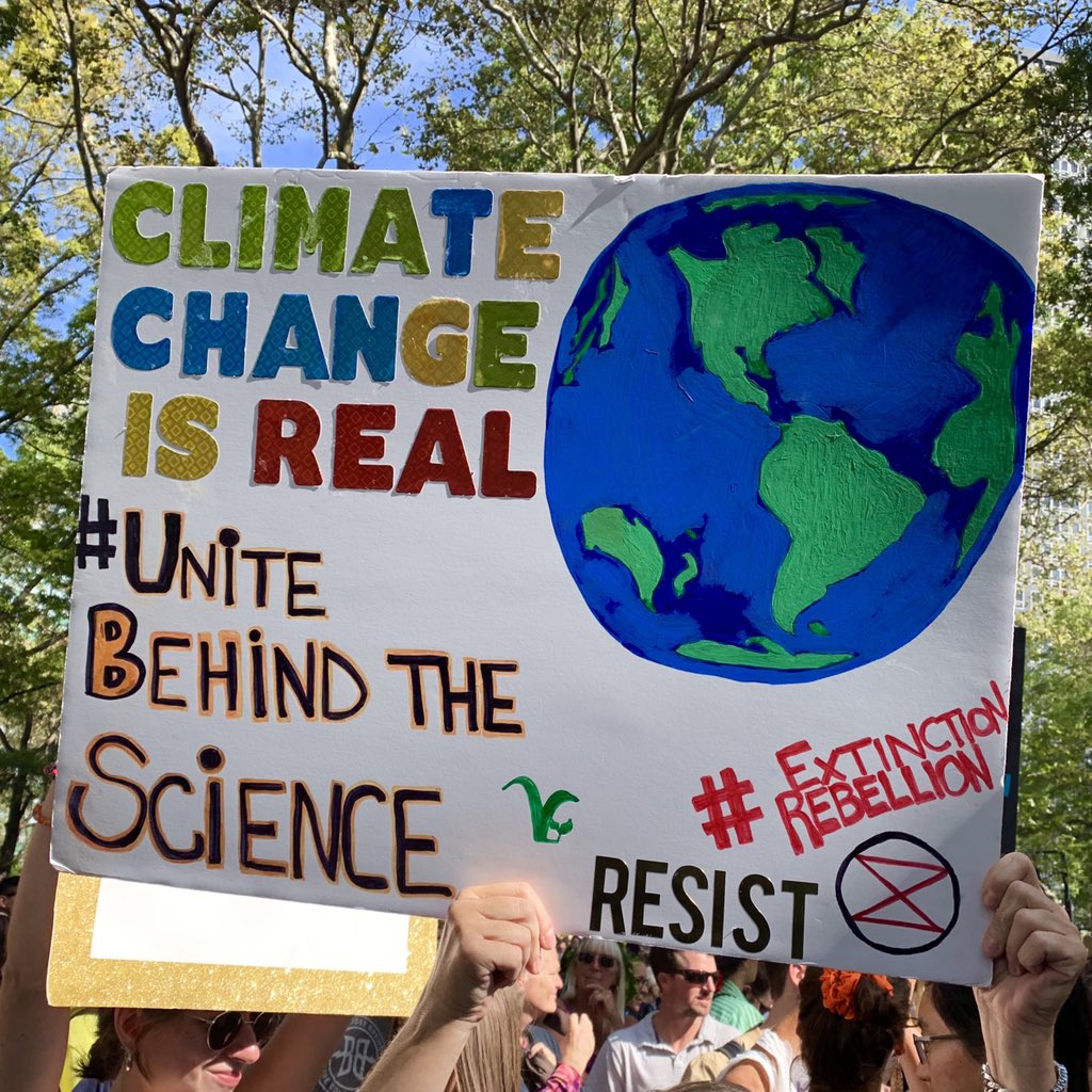 letscispeak's tweet photo. Here's a small preview of the massive NYC #ClimateStrike. Advocates, activists and scientists, young and old!
#ScienceStrike #UniteBehindTheScience
#LetScienceSpeak https://t.co/iv33GRjSi8