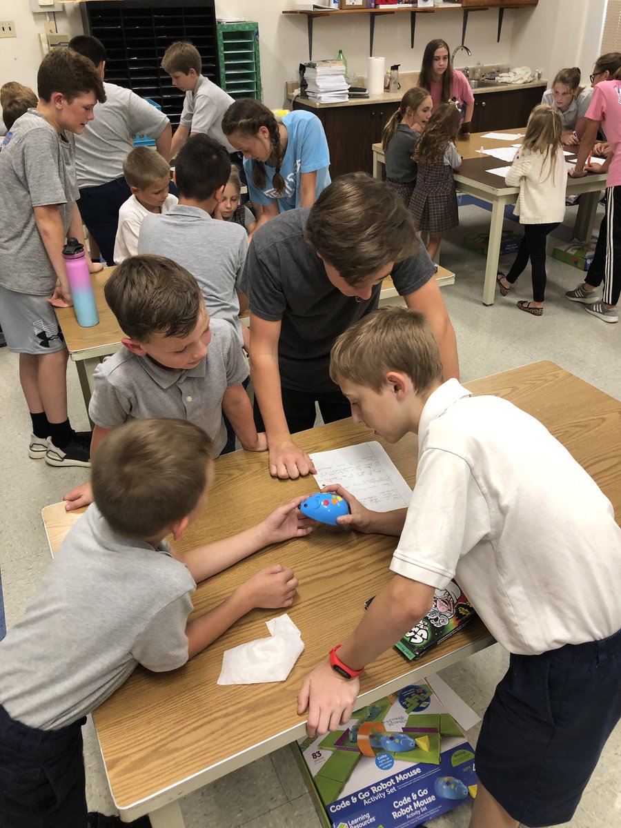 sttscience's tweet image. The seventh graders are teaching their first grade buddies to code! #codeandgo