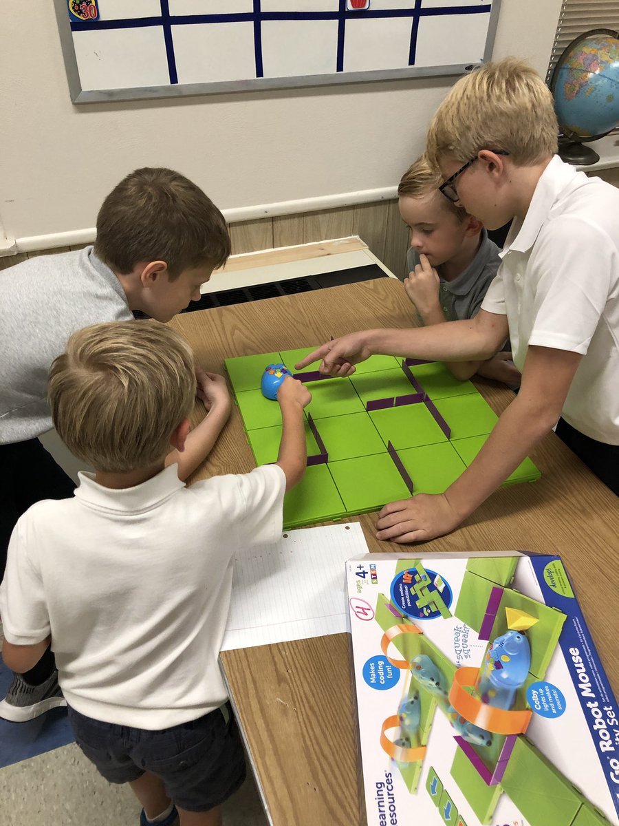 sttscience's tweet image. The seventh graders are teaching their first grade buddies to code! #codeandgo