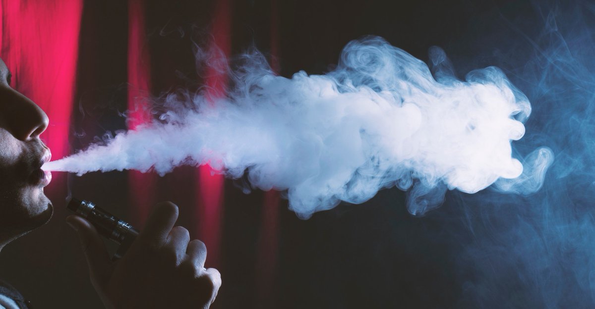 DentistryIQ's tweet photo. Check out this #podcast from @Dental Assistant Nation &amp; @kgh23 about #vaping. Vaping is causing quite a stir, &amp; dental professionals need to be informed about it to help their patients. #dentistry https://t.co/V7iwKobeLt https://t.co/zUPTpaut8o