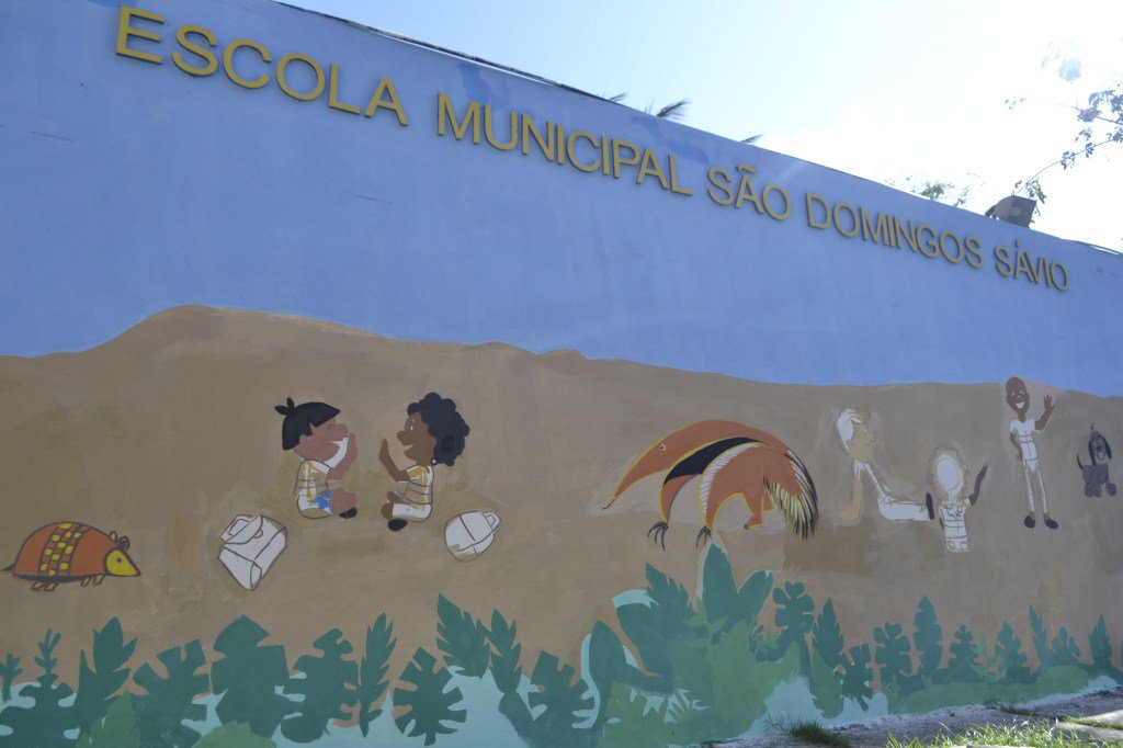 Escola Municipal São Domingos Sávio recebe pintura sobre meio ambiente e inclusão educacao.salvador.ba.gov.br/escola-municip…