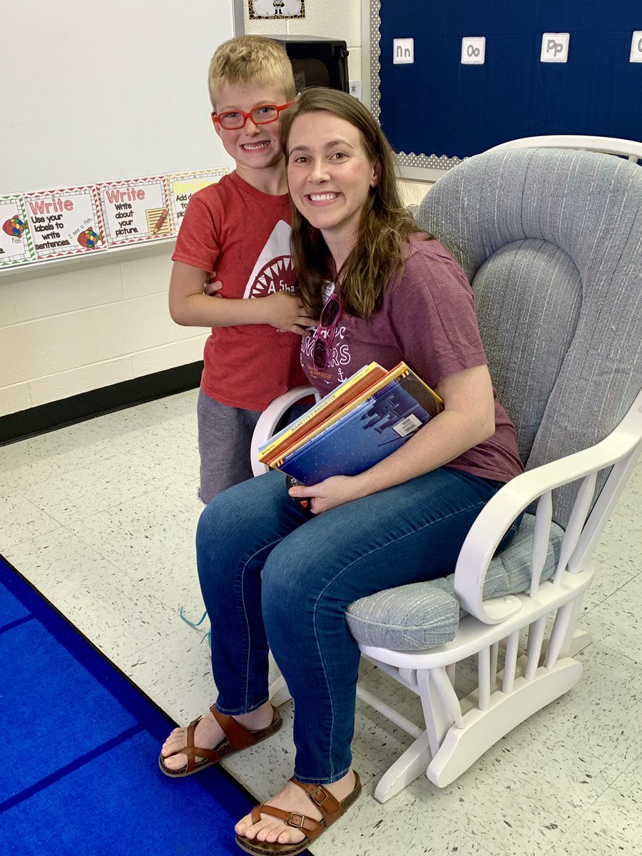 MrsShannonsCrew's tweet photo. Thank you to our Mystery Reader today for reading the silly story “Nanette’s Baguette” to our class! I know your boy was super excited to see you. 📚☺️ @WaterfordES #WATWeDo https://t.co/s7PUQttPO6