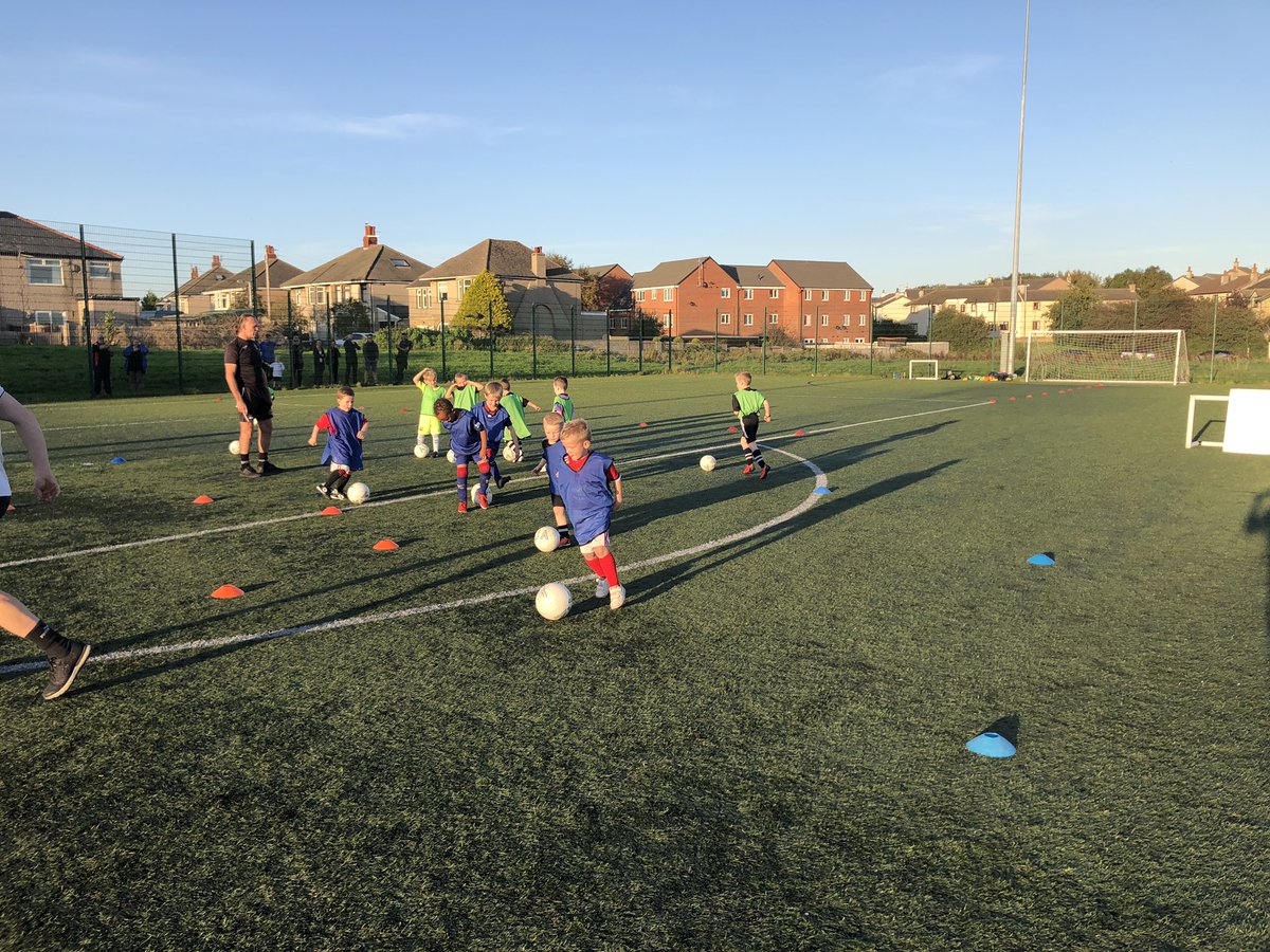 NLDDC_FirstStep's tweet image. Fantastic session tonight.
Was brilliant 
Improvement is there for all to see
#enjoyment
#football
#learning
#fun
#nlddcfamily
⚽️⚽️⚽️