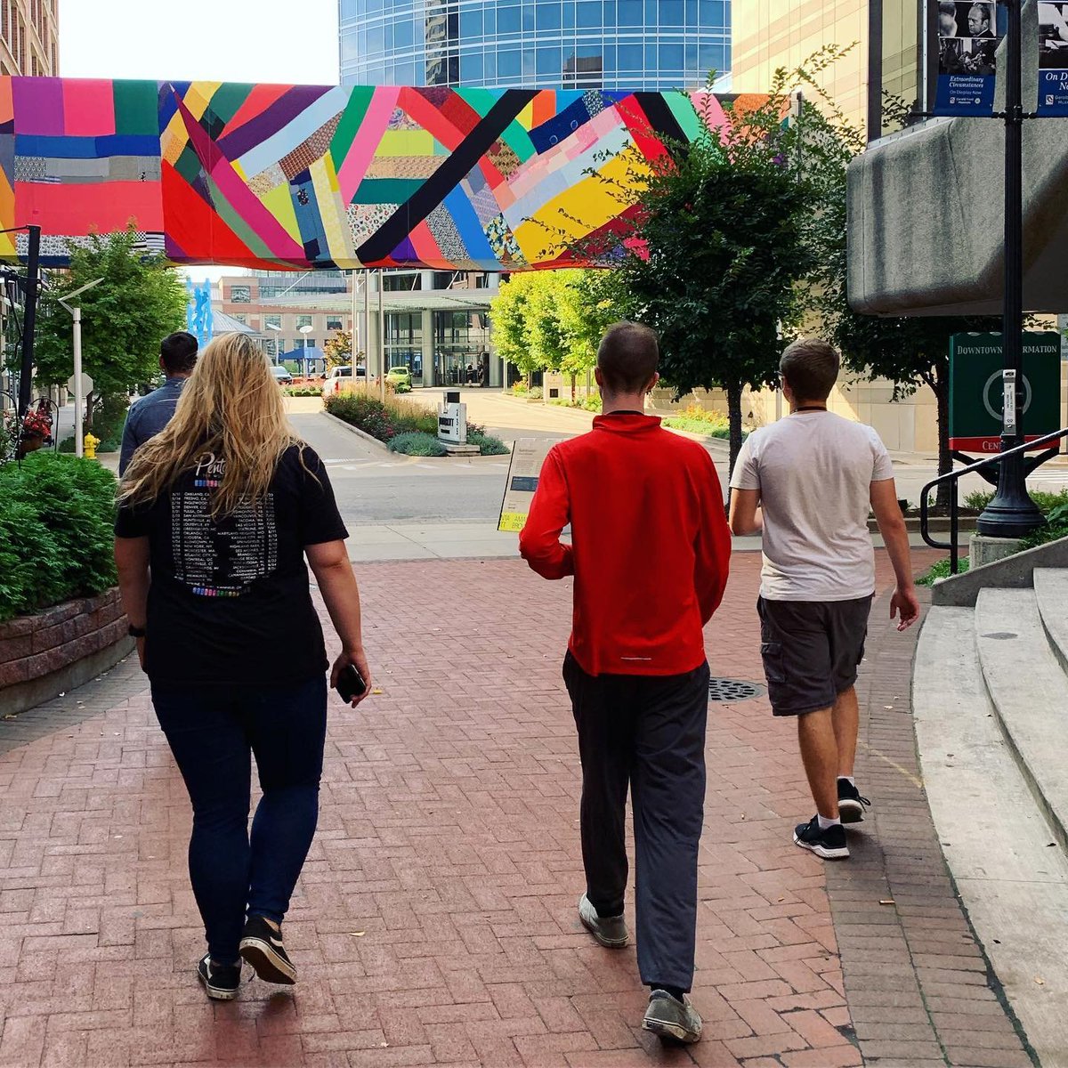 Compass_College's tweet image. We had fun exploring the artwork downtown for #Project1GR this week! It was exciting to see #KaleidoscopicGR installed after watching @AmandaBrowder1 and her team of volunteers sewing the pieces together on campus.

#contemporaryart #publicart #fabriconbuildings #experiencegr